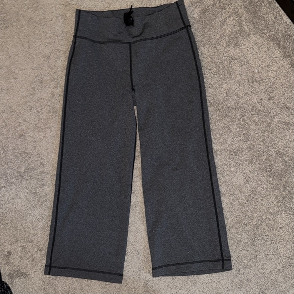 Lululemon Relaxed Fit Crop II size 4 pants Capri cropped women’s gray athletic - Picture 2 of 11